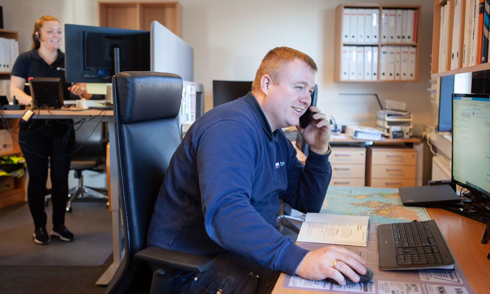 Medarbejder hos Jydsk Roer og Entreprenoer